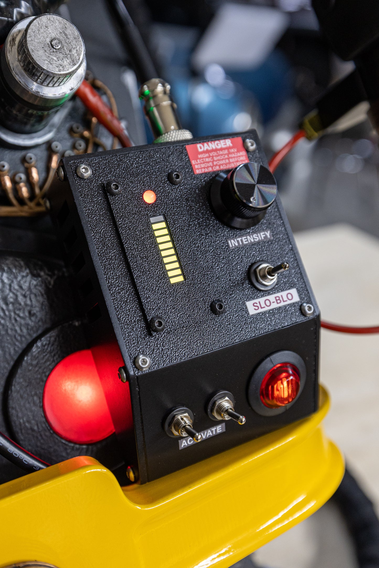 Ghostbusters Attenuator 2.0 with Universal Proton Pack on/off and manual vent control - Adam Savage Inspired